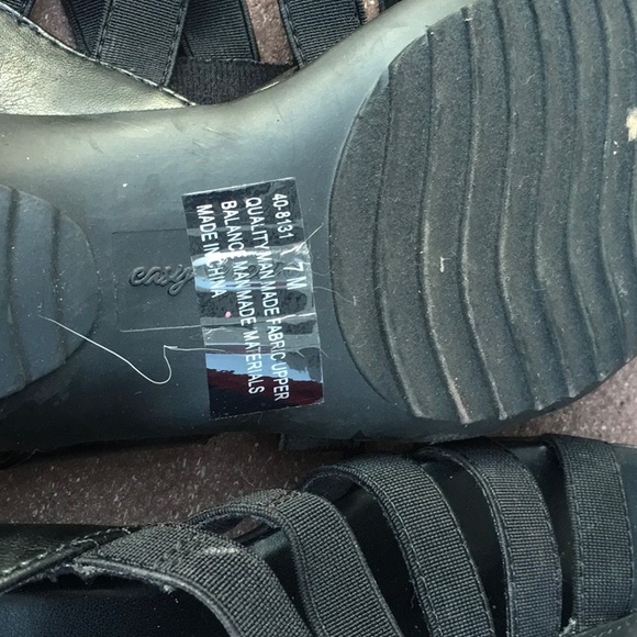 SOLD!Easy street black sandals - Picture 5 of 5